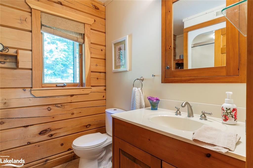 1047 LAND Road, Haliburton, Ontario, Canada