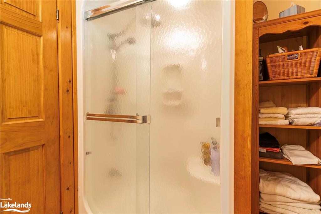 1047 LAND Road, Haliburton, Ontario, Canada