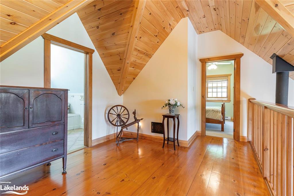1047 LAND Road, Haliburton, Ontario, Canada