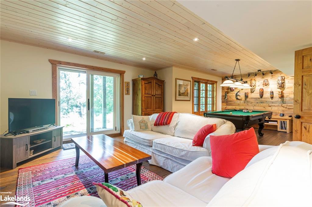 1047 LAND Road, Haliburton, Ontario, Canada