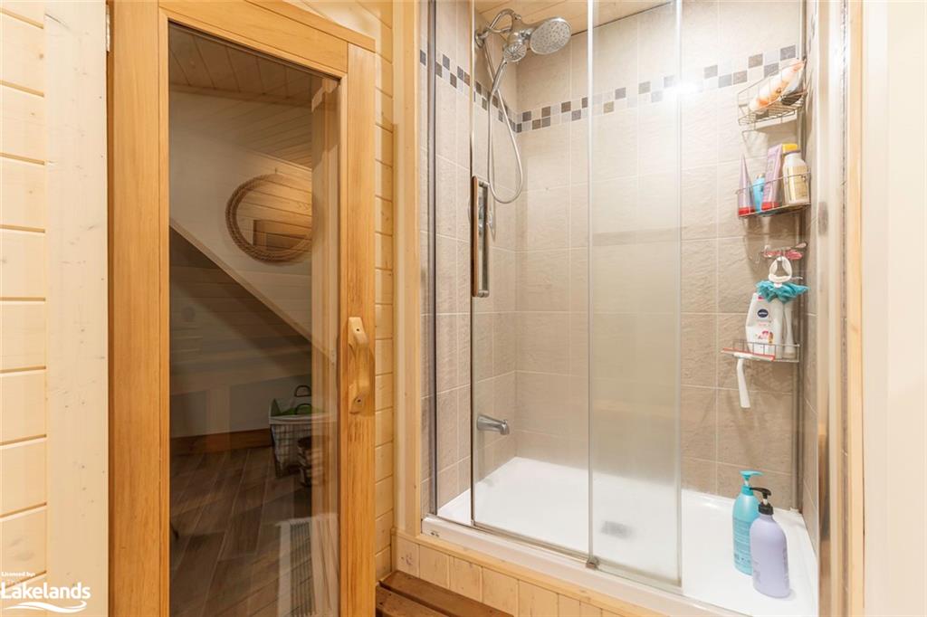 1047 LAND Road, Haliburton, Ontario, Canada