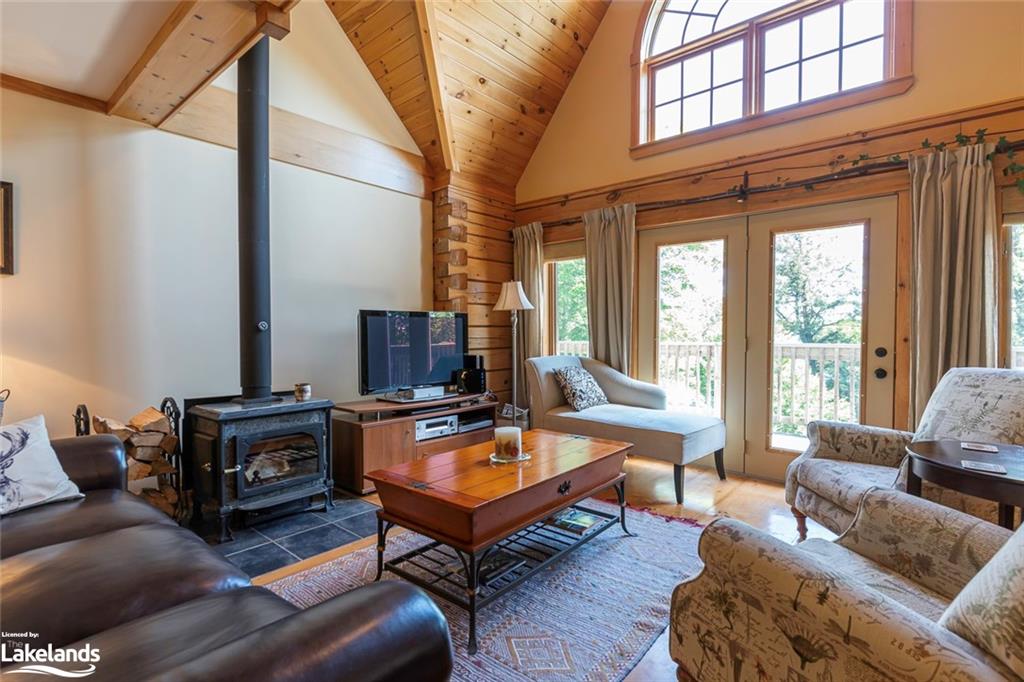 1047 LAND Road, Haliburton, Ontario, Canada