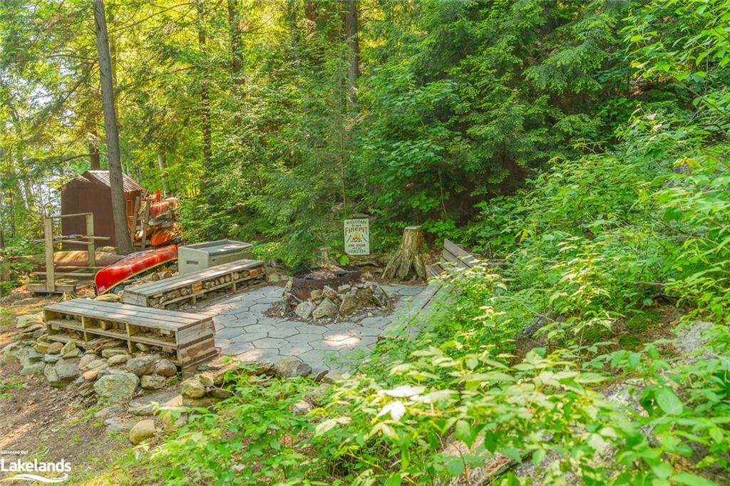 1047 LAND Road, Haliburton, Ontario, Canada