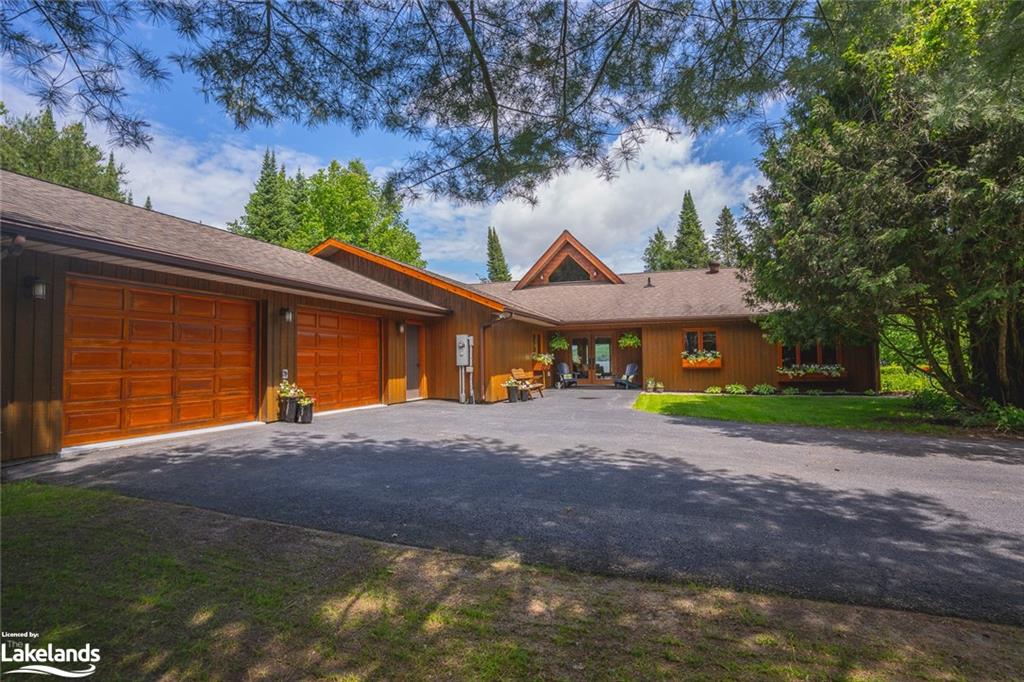 2631 KASHAGAWIGAMOG LAKE Road, Haliburton, Ontario, Canada
