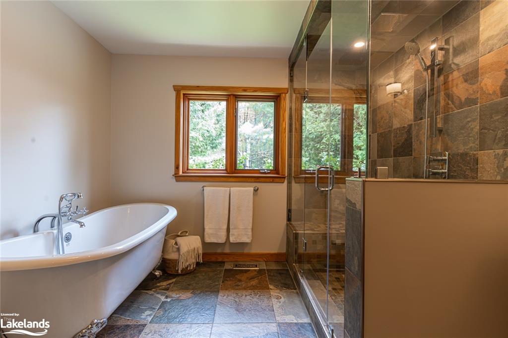 2631 KASHAGAWIGAMOG LAKE Road, Haliburton, Ontario, Canada