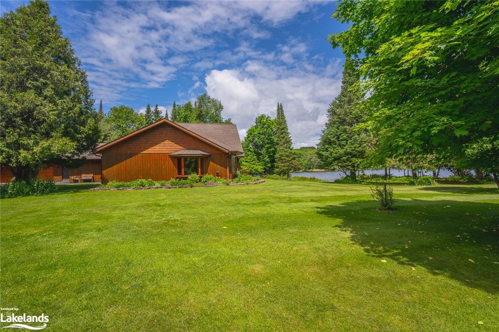 2631 KASHAGAWIGAMOG LAKE Road, Haliburton, Ontario, Canada