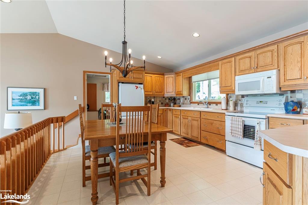 1451 JOURNEY'S END Trail, Gooderham, Ontario, Canada
