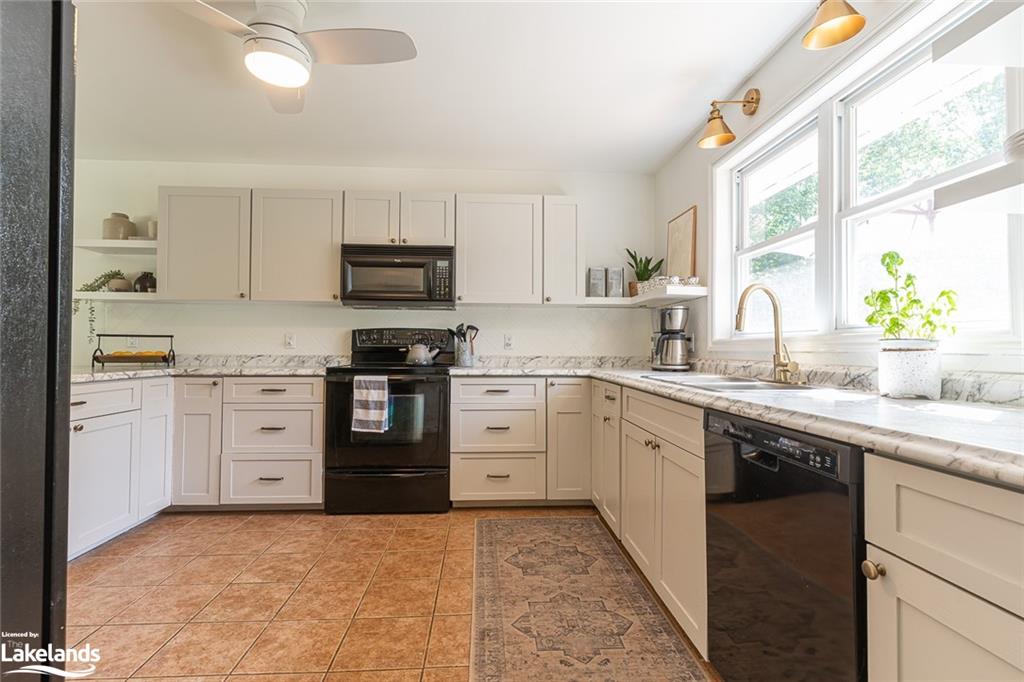 47 FARMCREST Avenue, Haliburton, Ontario, Canada