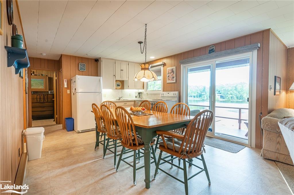 1116 BIRCH NARROWS Road, Haliburton, Ontario, Canada