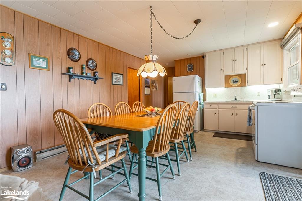 1116 BIRCH NARROWS Road, Haliburton, Ontario, Canada