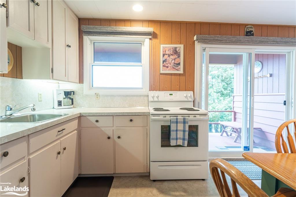 1116 BIRCH NARROWS Road, Haliburton, Ontario, Canada