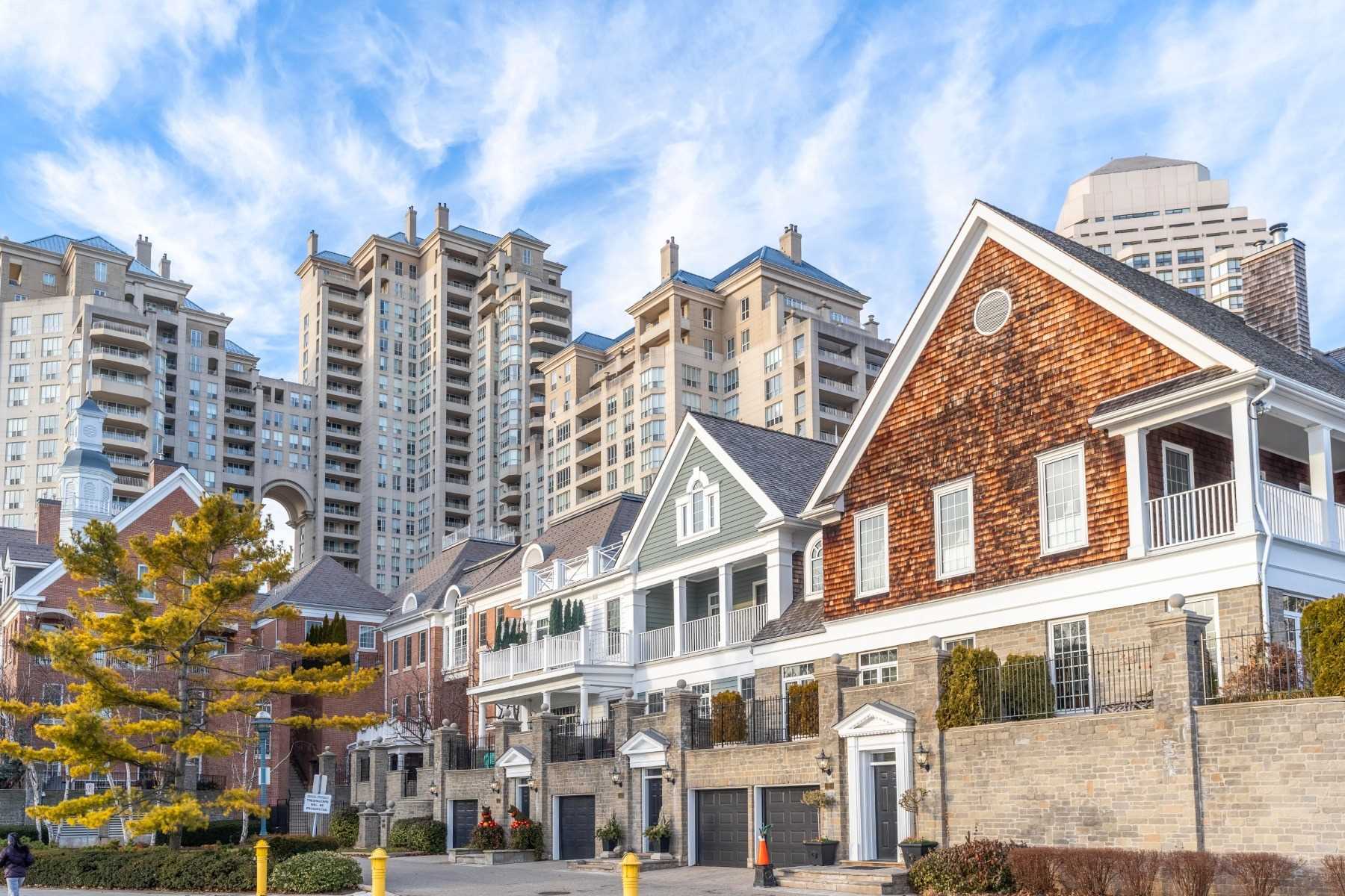 2289 Lake Shore Blvd W, Toronto Ontario, Canada