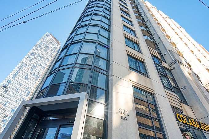 801 Bay St, Toronto Ontario, Canada