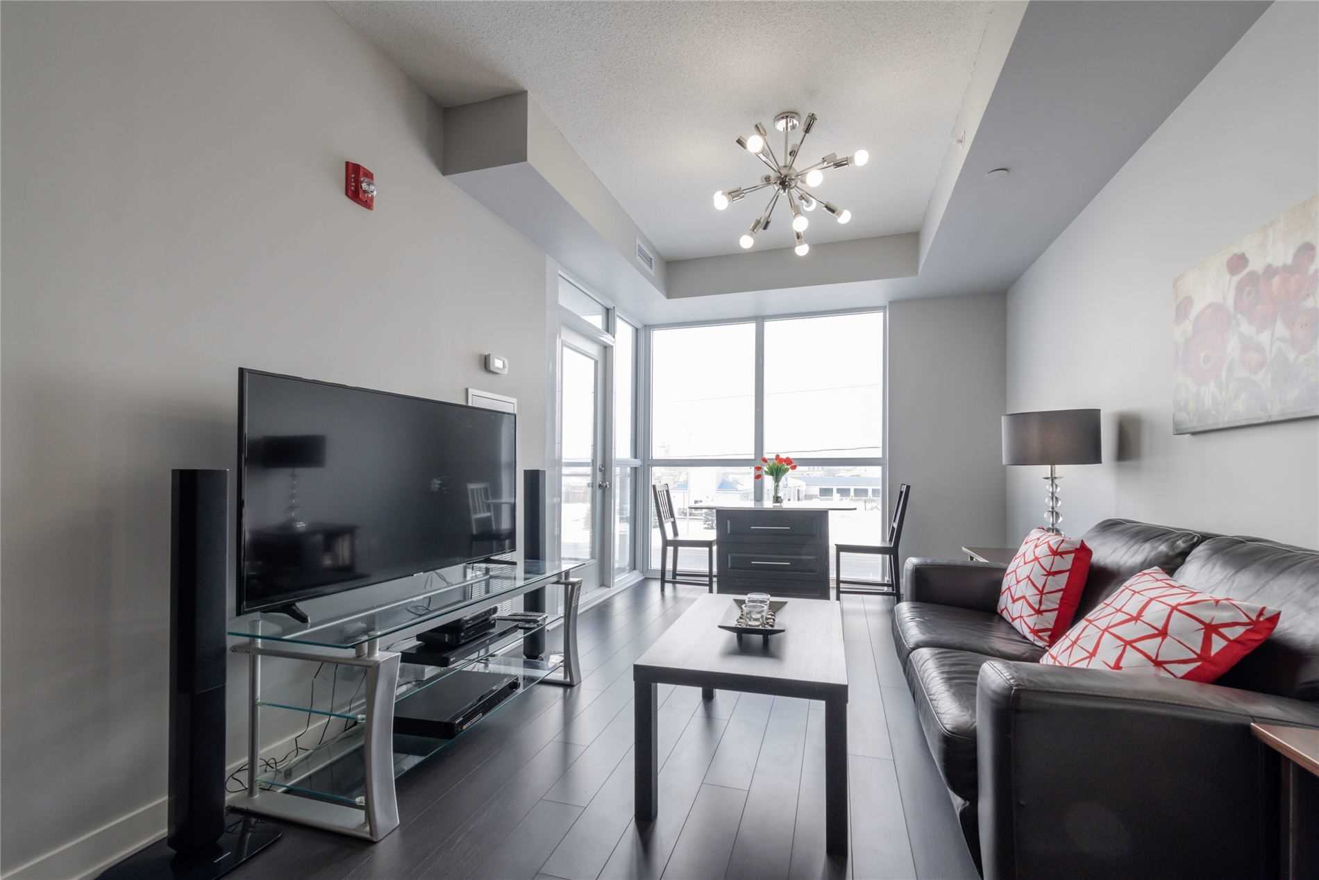 5240 Dundas St, Burlington Ontario, Canada