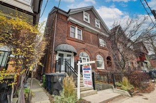 648 Bathurst St, Toronto Ontario, Canada