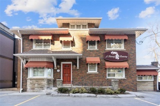 5020 Dundas St W, Toronto Ontario, Canada