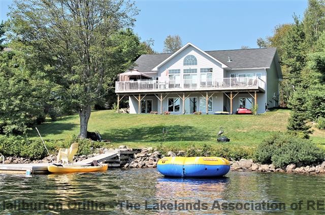 1104 Oliver Rd, Carnarvon Ontario, Canada