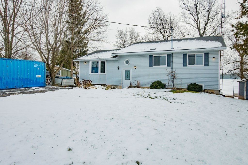 367 RED CEDAR POINT Road, Stone Mills Ontario, Canada