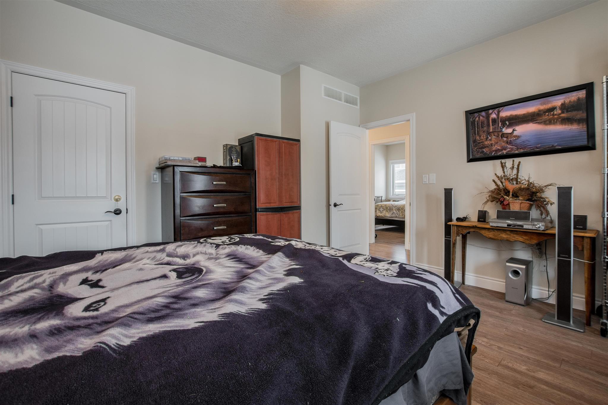 214 MacDougall Drive, Amherstview Ontario, Canada