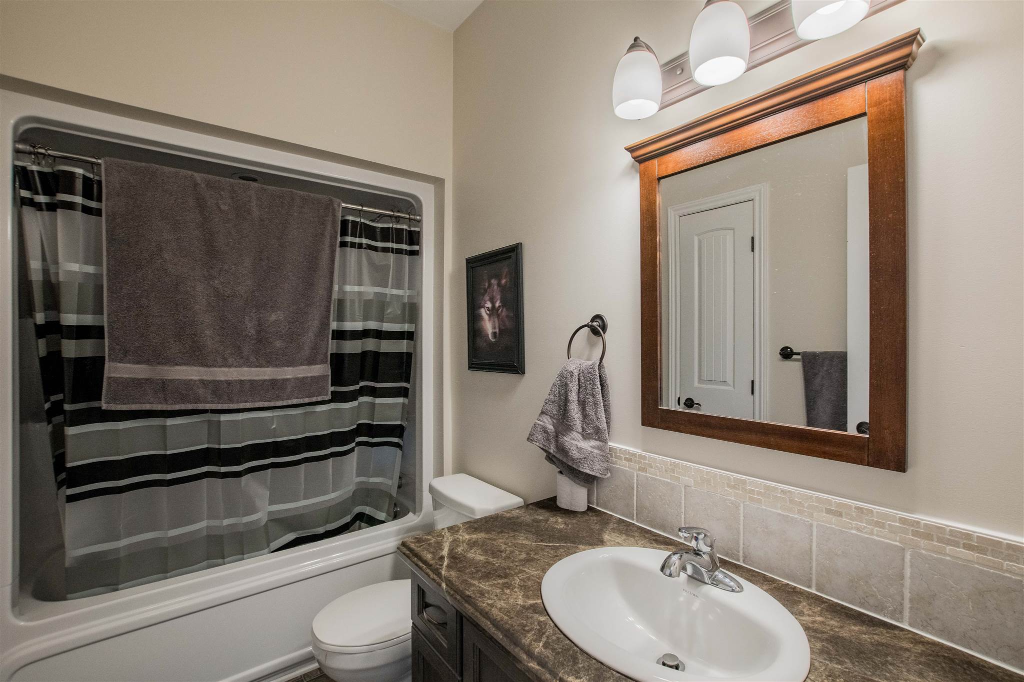 214 MacDougall Drive, Amherstview Ontario, Canada