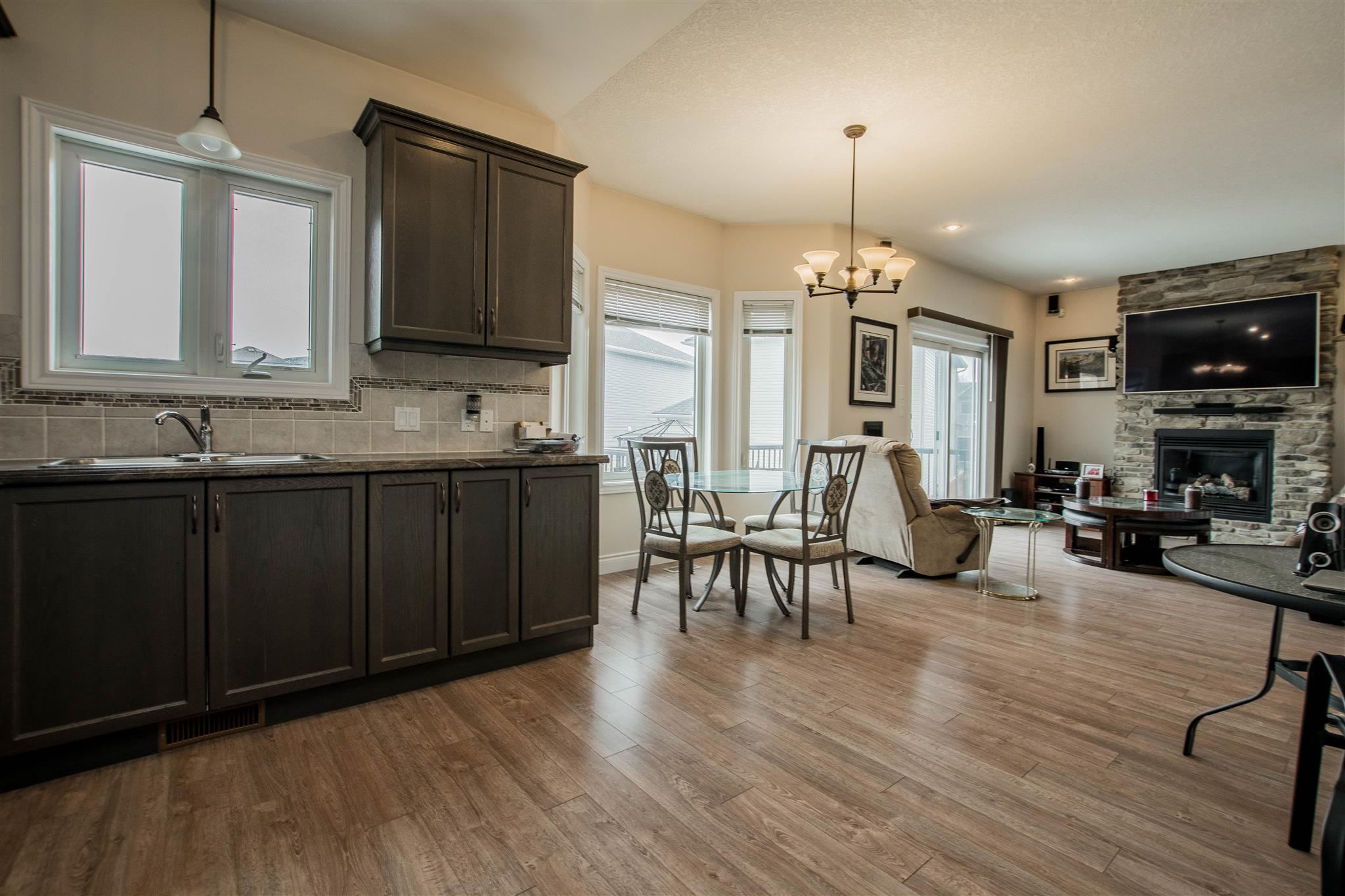 214 MacDougall Drive, Amherstview Ontario, Canada