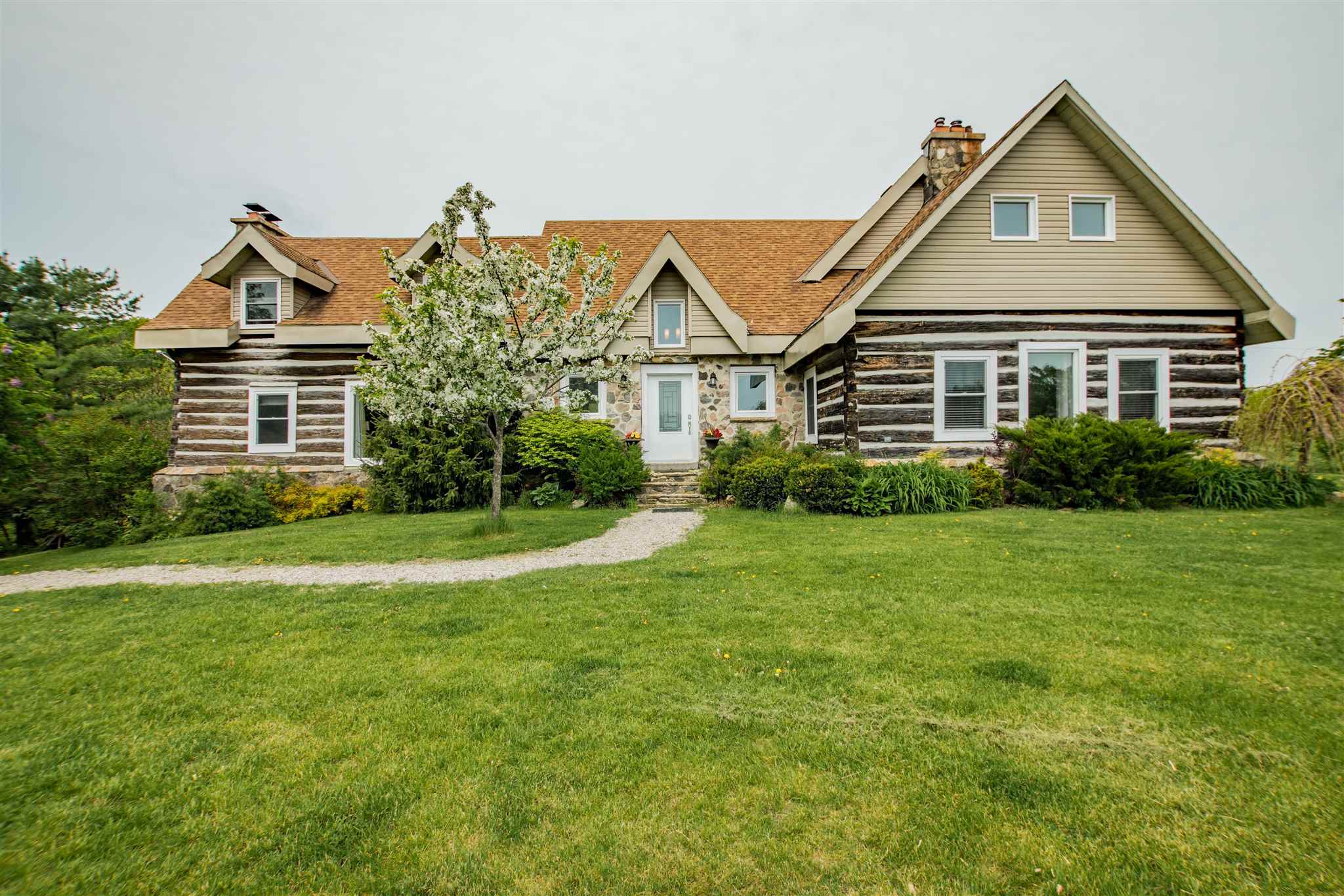 9741 Canoe Lake Road, South Frontenac Ontario, Canada