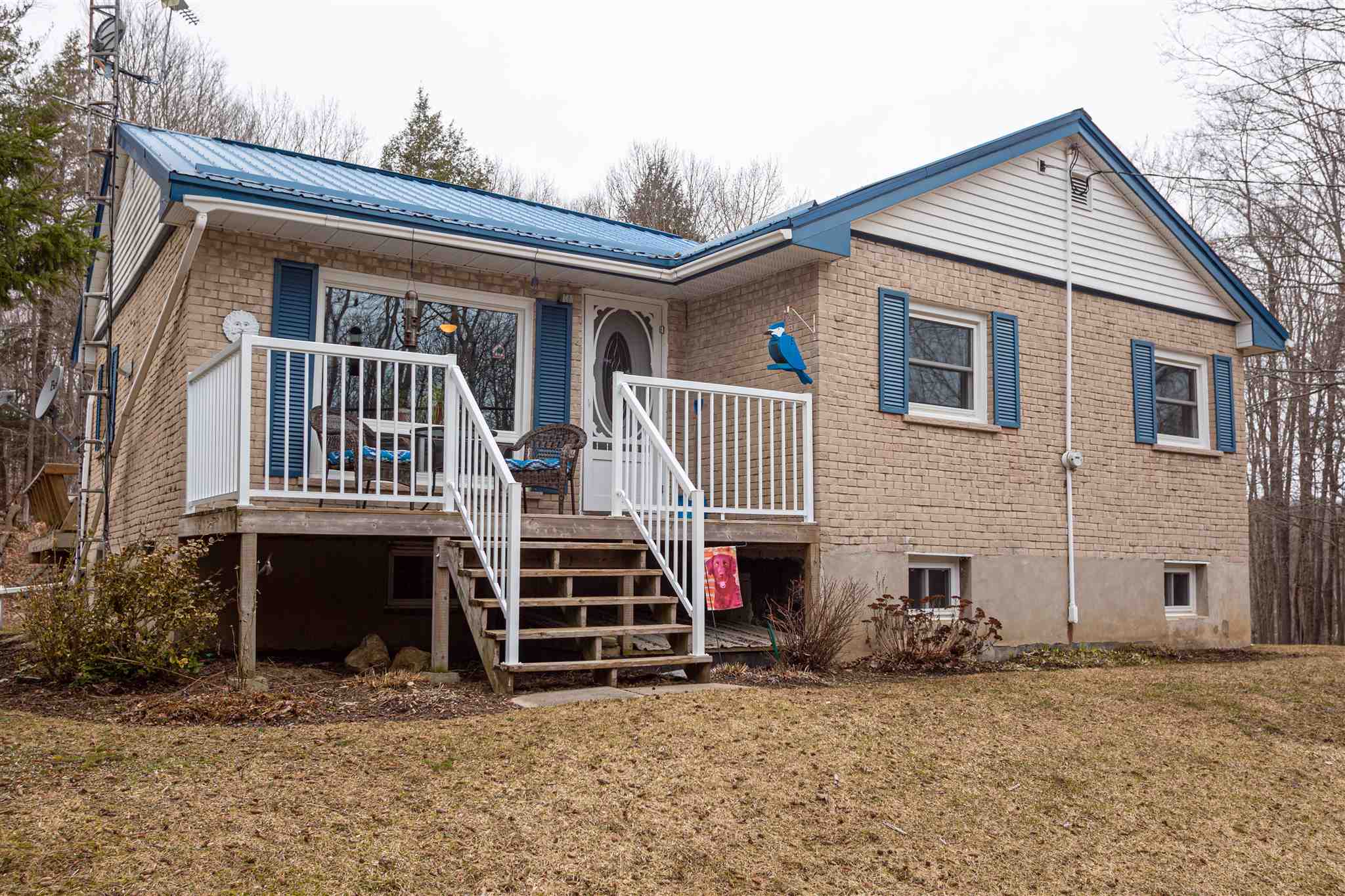 5677 Bedford Road, Sydenham Ontario, Canada