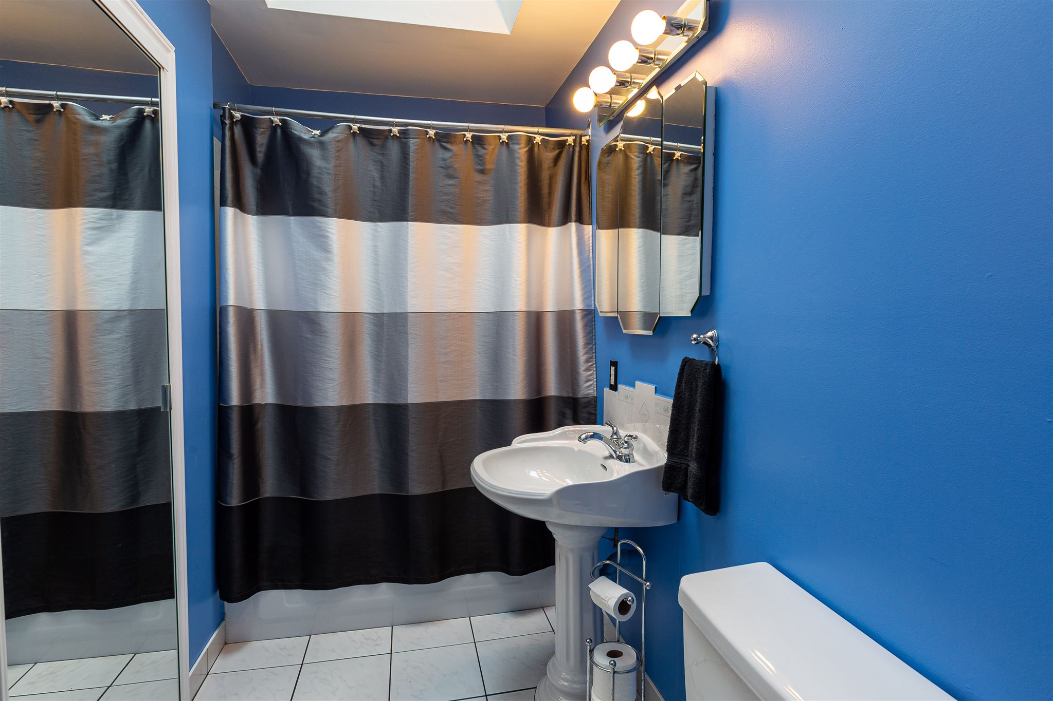 5677 Bedford Road, Sydenham Ontario, Canada