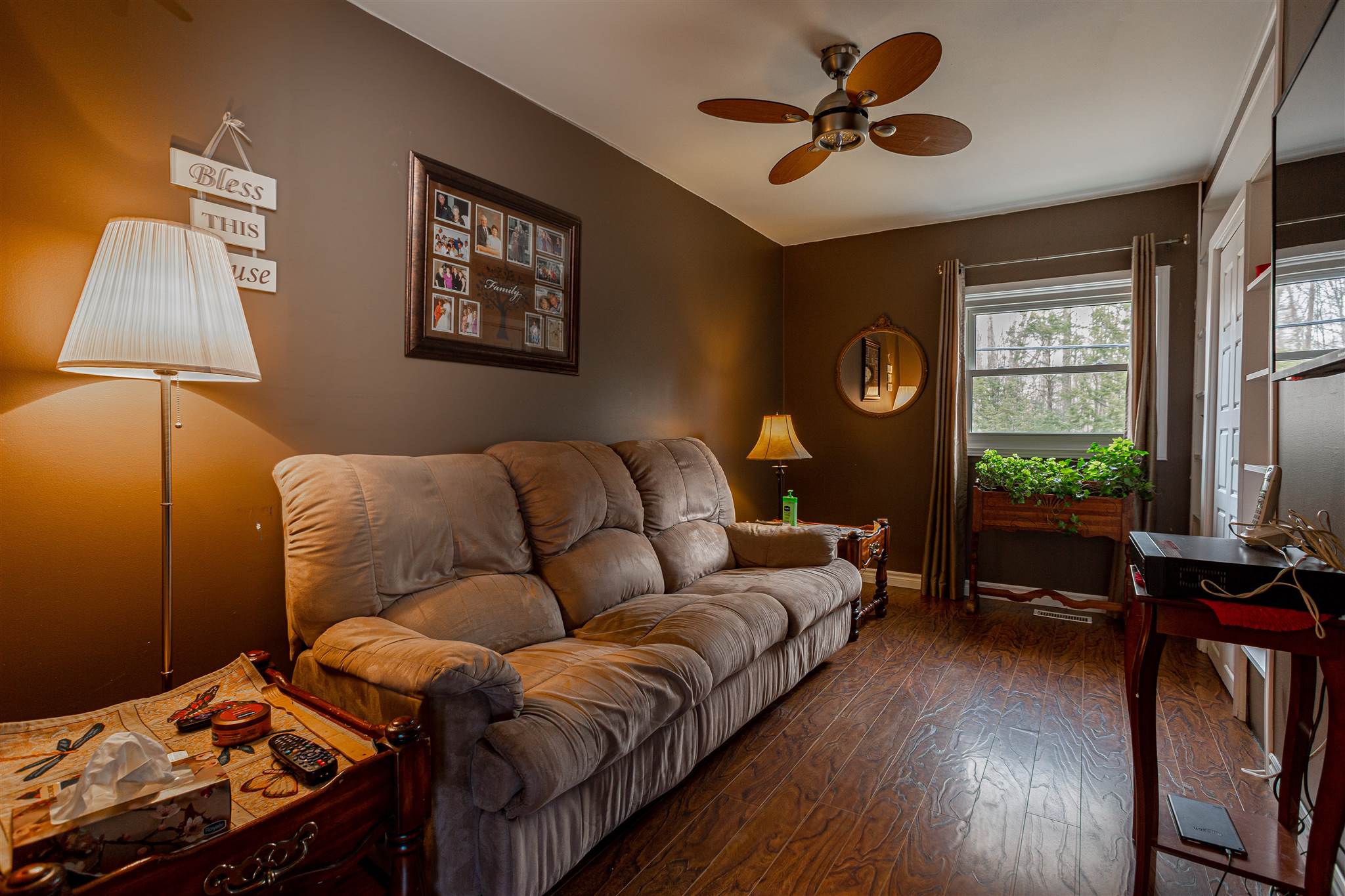 5677 Bedford Road, Sydenham Ontario, Canada