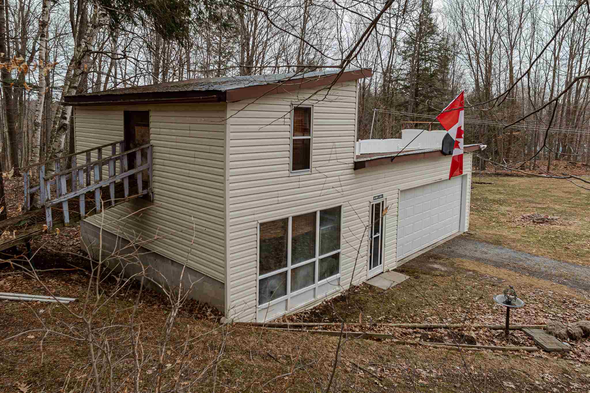 5677 Bedford Road, Sydenham Ontario, Canada