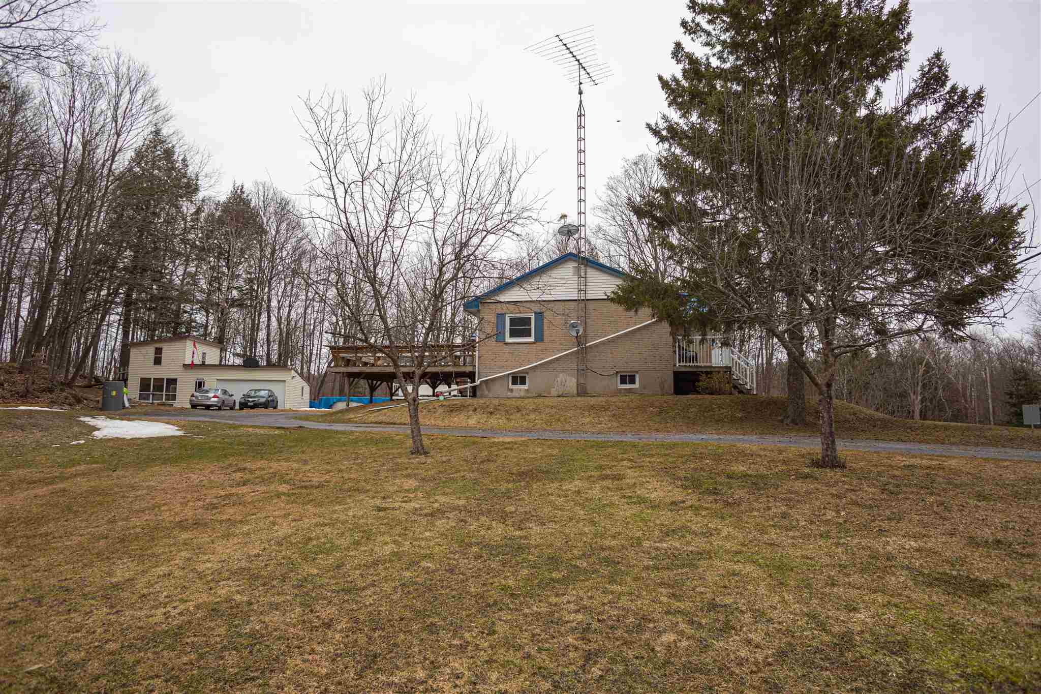 5677 Bedford Road, Sydenham Ontario, Canada