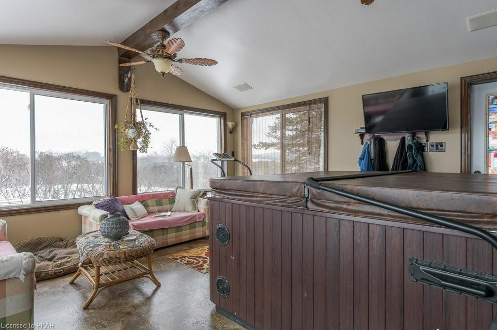 365 LILY LAKE Road, Selwyn, Ontario, Canada