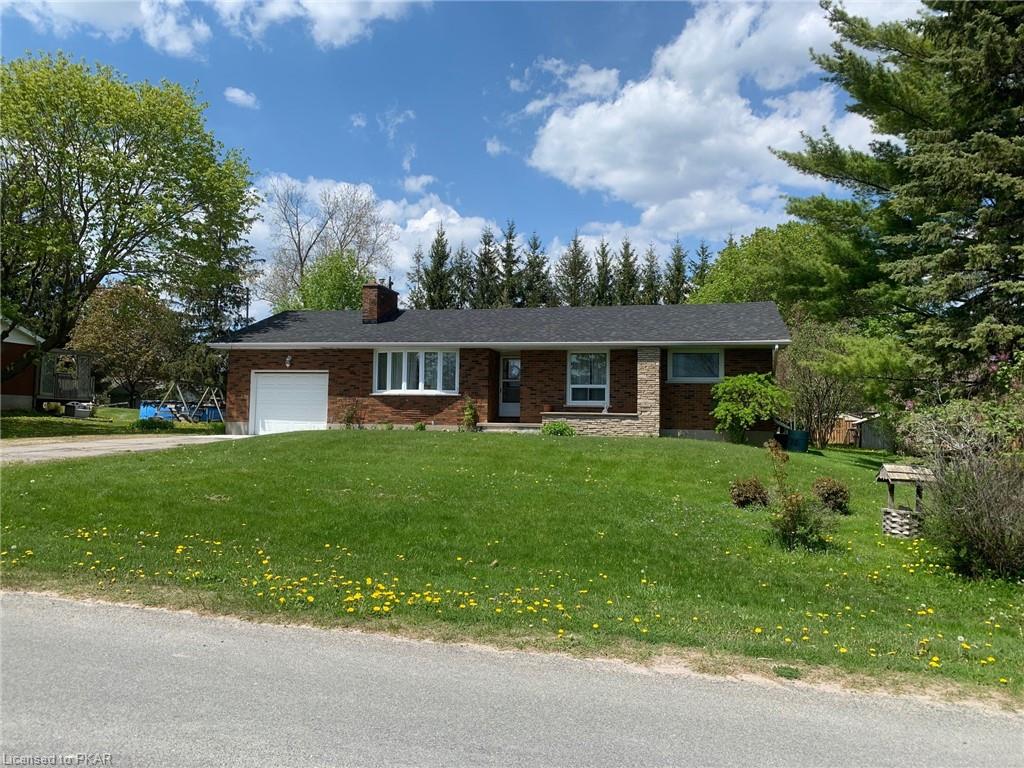 698 YOUNG Street, Ennismore, Ontario, Canada