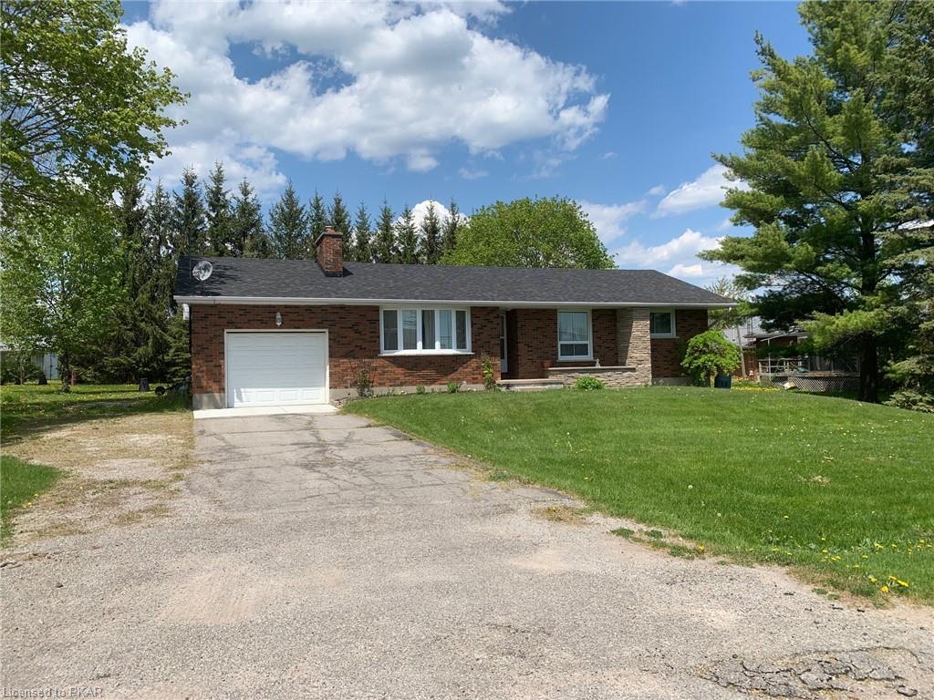 698 YOUNG Street, Ennismore, Ontario, Canada