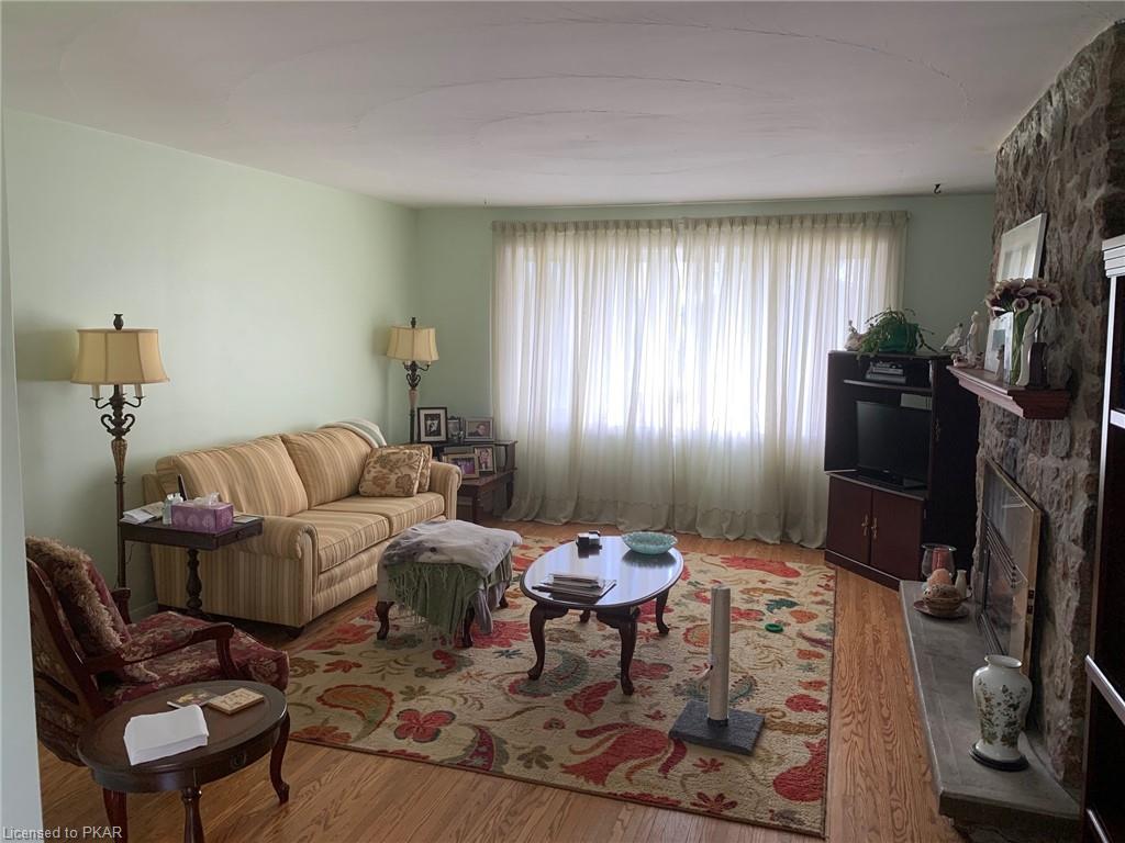 698 YOUNG Street, Ennismore, Ontario, Canada
