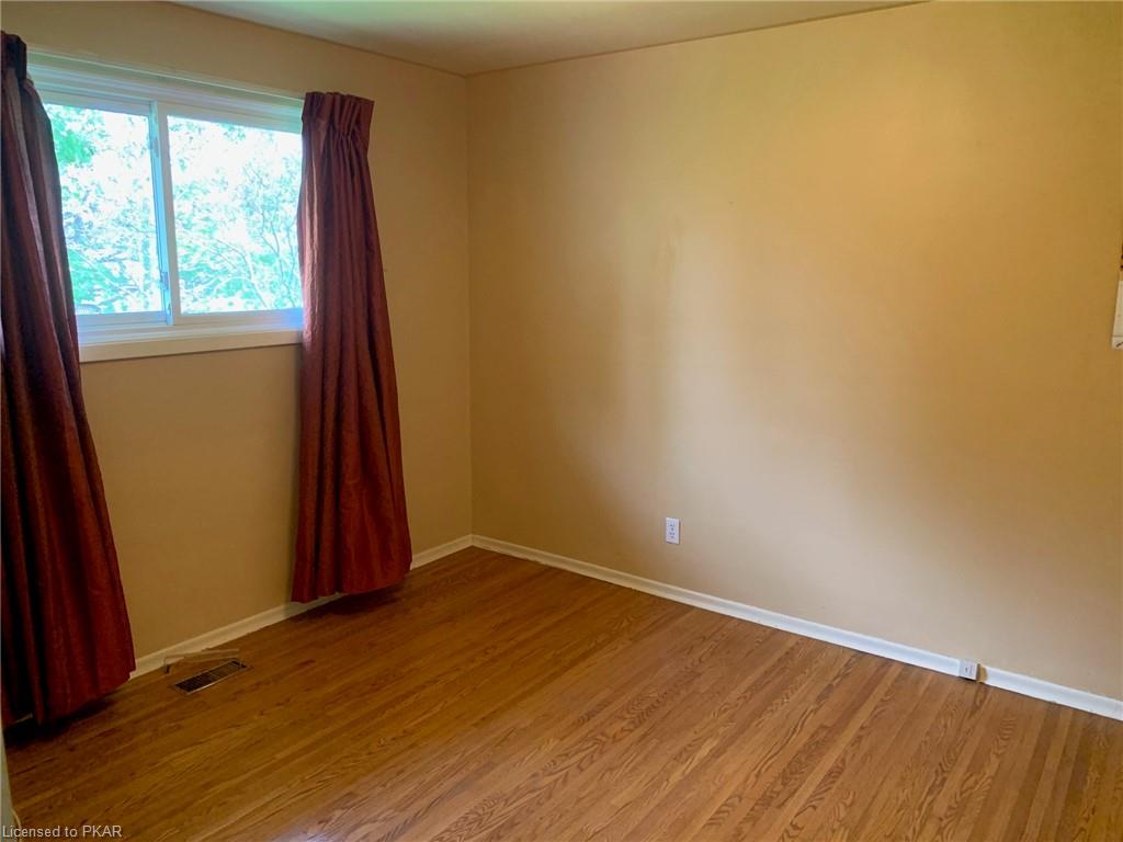 698 YOUNG Street, Ennismore, Ontario, Canada