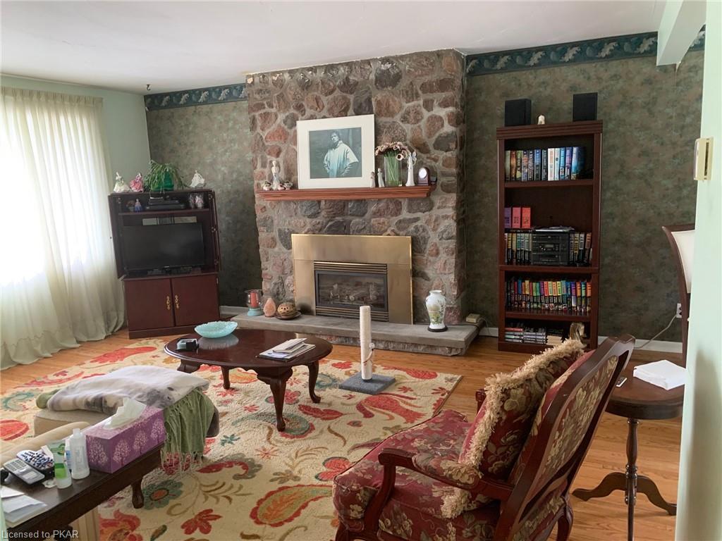 698 YOUNG Street, Ennismore, Ontario, Canada
