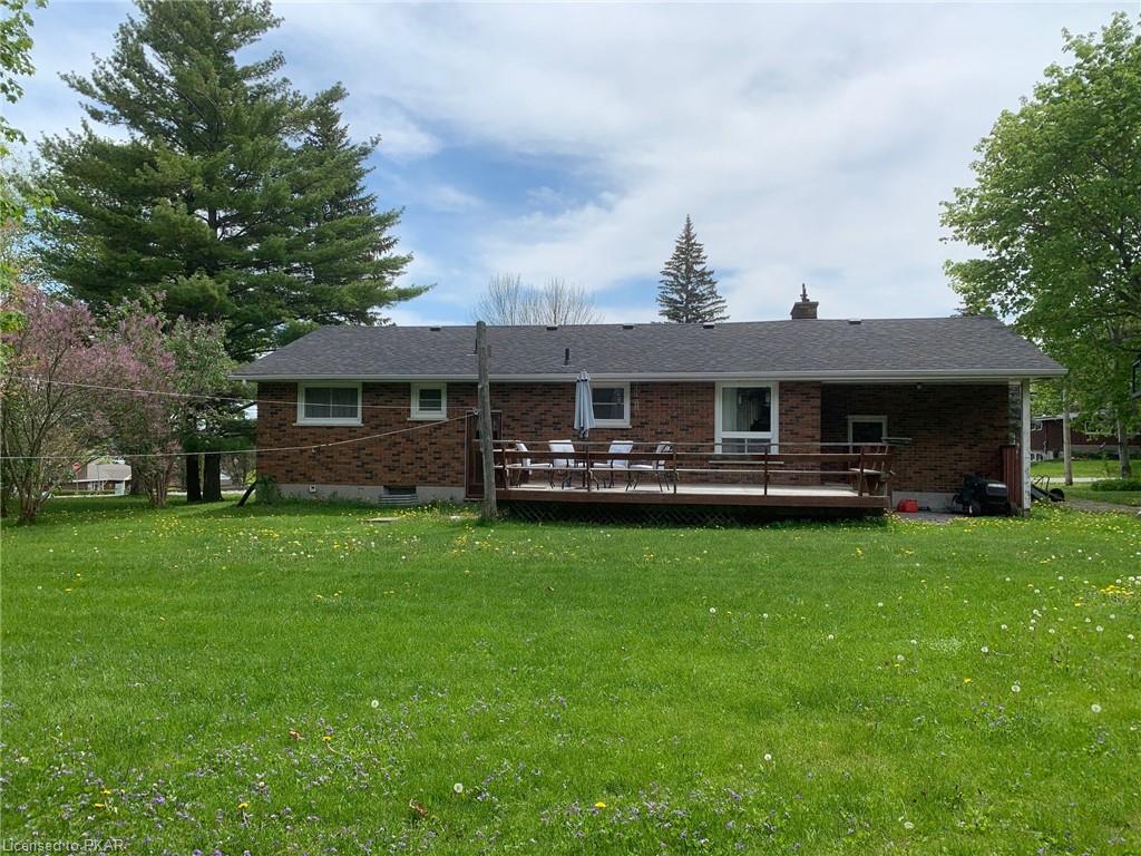 698 YOUNG Street, Ennismore, Ontario, Canada