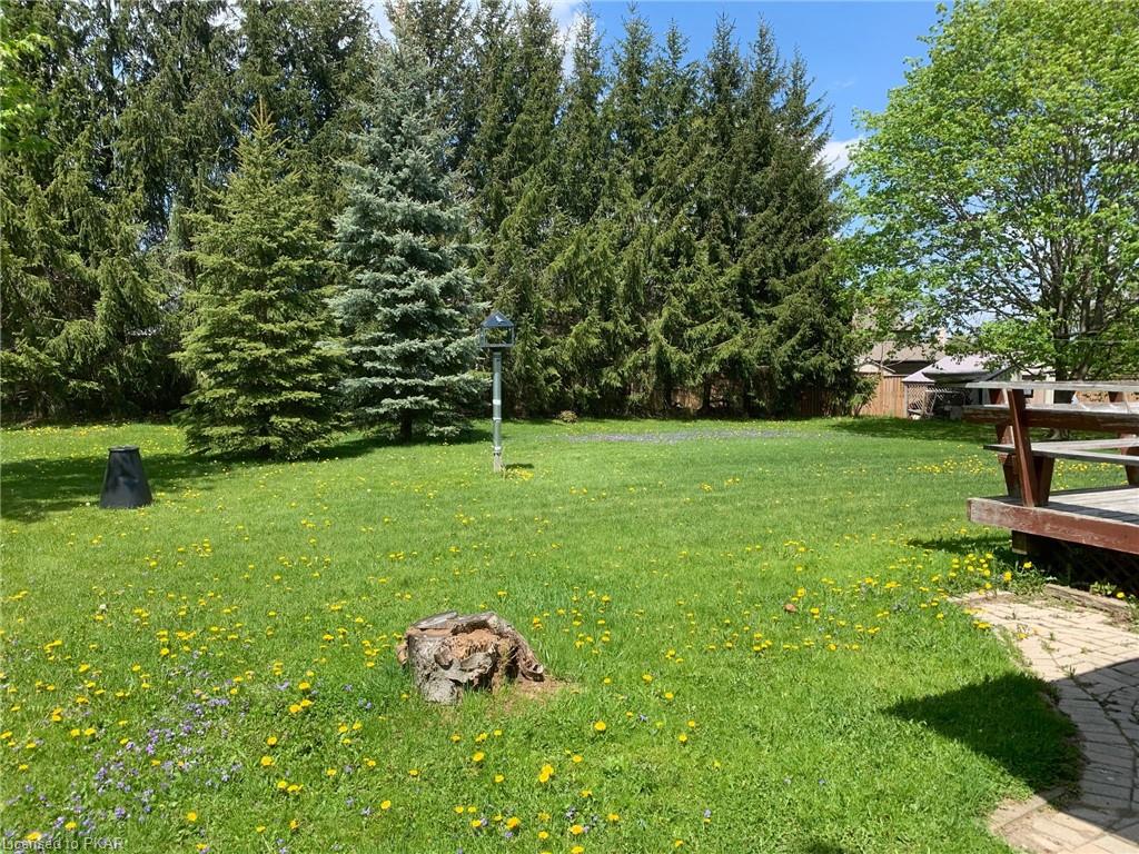 698 YOUNG Street, Ennismore, Ontario, Canada
