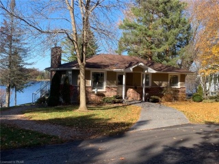 59 lakeshore boulevard, Ennismore Ontario, Canada