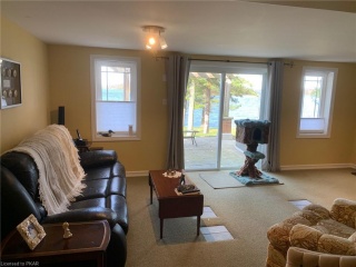 59 Lakeshore Boulevard, Ennismore Ontario