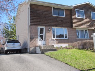 18 Carriage Crt, Kingston Ontario, Canada