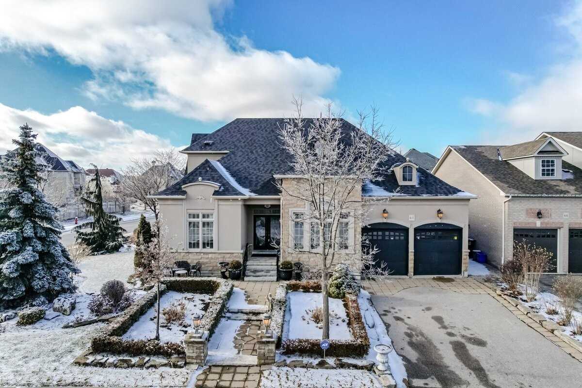 68 Louvre Circ, Brampton Ontario, Canada