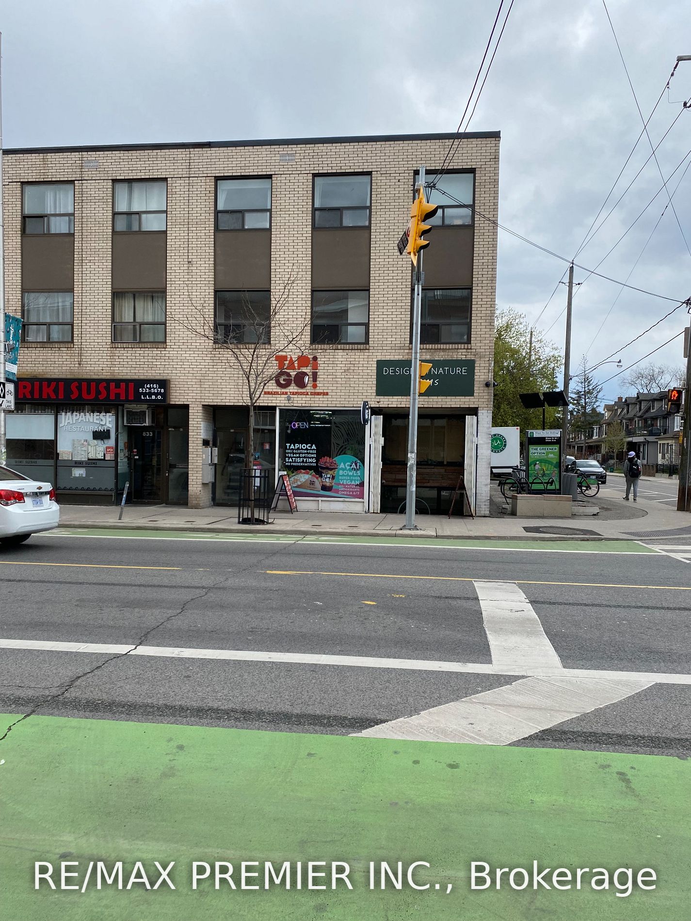 835 Bloor St W, Toronto Ontario, Canada