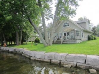 407 Gifford Dr, Ennismore Ontario, Canada