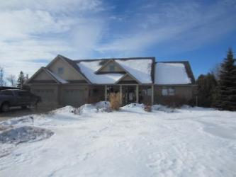 860 Earl Ave, Ennismore Ontario, Canada