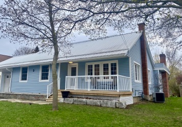 3 Reid Street, Lakefield Ontario, Canada