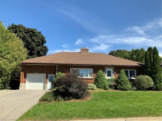 450 MANORHILL Avenue, Peterborough Ontario, Canada