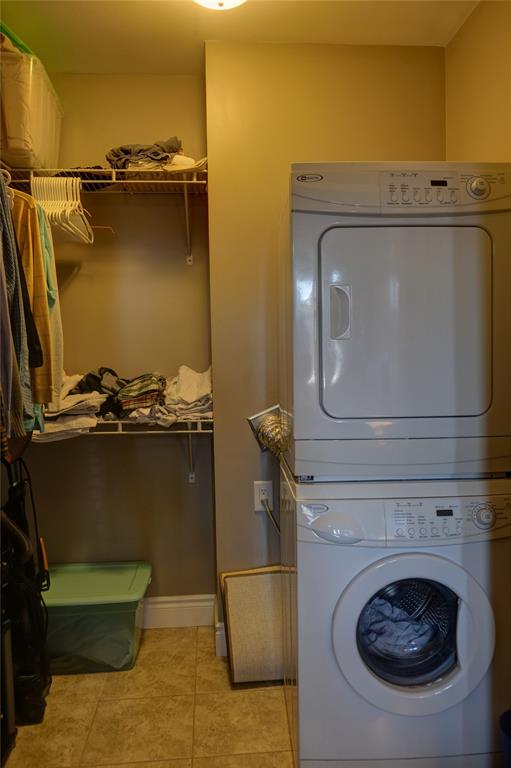 10 DERBY Unit# 107, Sarnia Ontario, Canada
