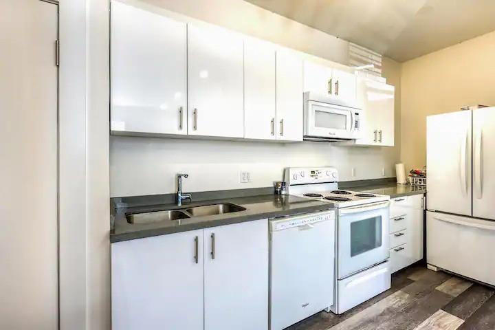 109 VIDAL Street South, Sarnia, Ontario, Canada